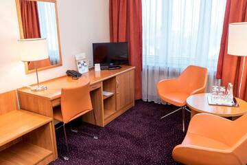Фото номера Двухместный номер с 1 кроватью или 2 отдельными кроватями Отель Hotel Beskid г. Новы-Сонч 2