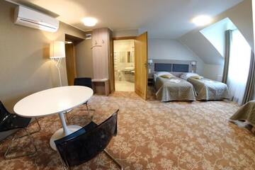 Фото номера Трехместный номер Делюкс Отель Hotel Panorama Nowy Sącz г. Новы-Сонч 12