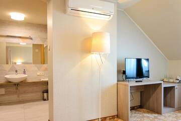 Фото номера Двухместный номер Делюкс с 1 кроватью Отель Hotel Panorama Nowy Sącz г. Новы-Сонч 7