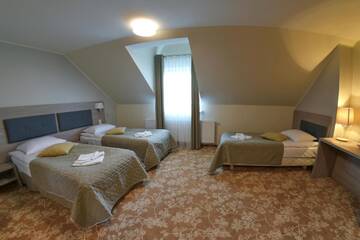 Фото номера Трехместный номер Делюкс Отель Hotel Panorama Nowy Sącz г. Новы-Сонч 7